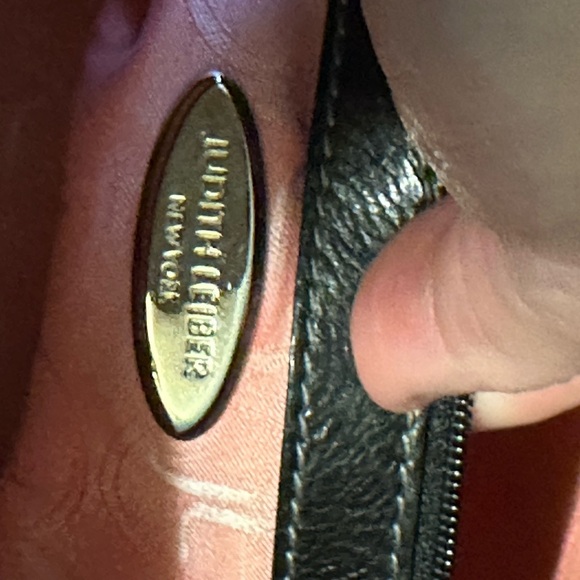 Rare Judith Leiber leather bag - Picture 10 of 11